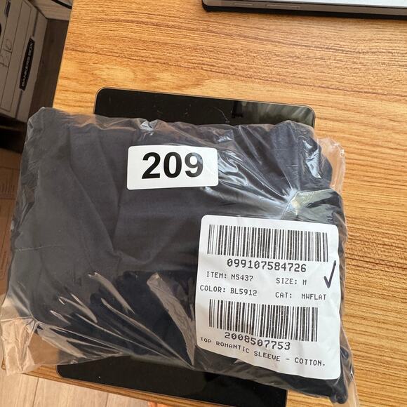 Madewell V-Neck Long-Sleeve Top SZ M Deep Indigo Pleated Sleeve Stretch Pullover - Picture 7 of 7